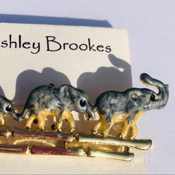 Ashley Brookes Elephants Walking Enameled Brooch - Picture 3 of 3